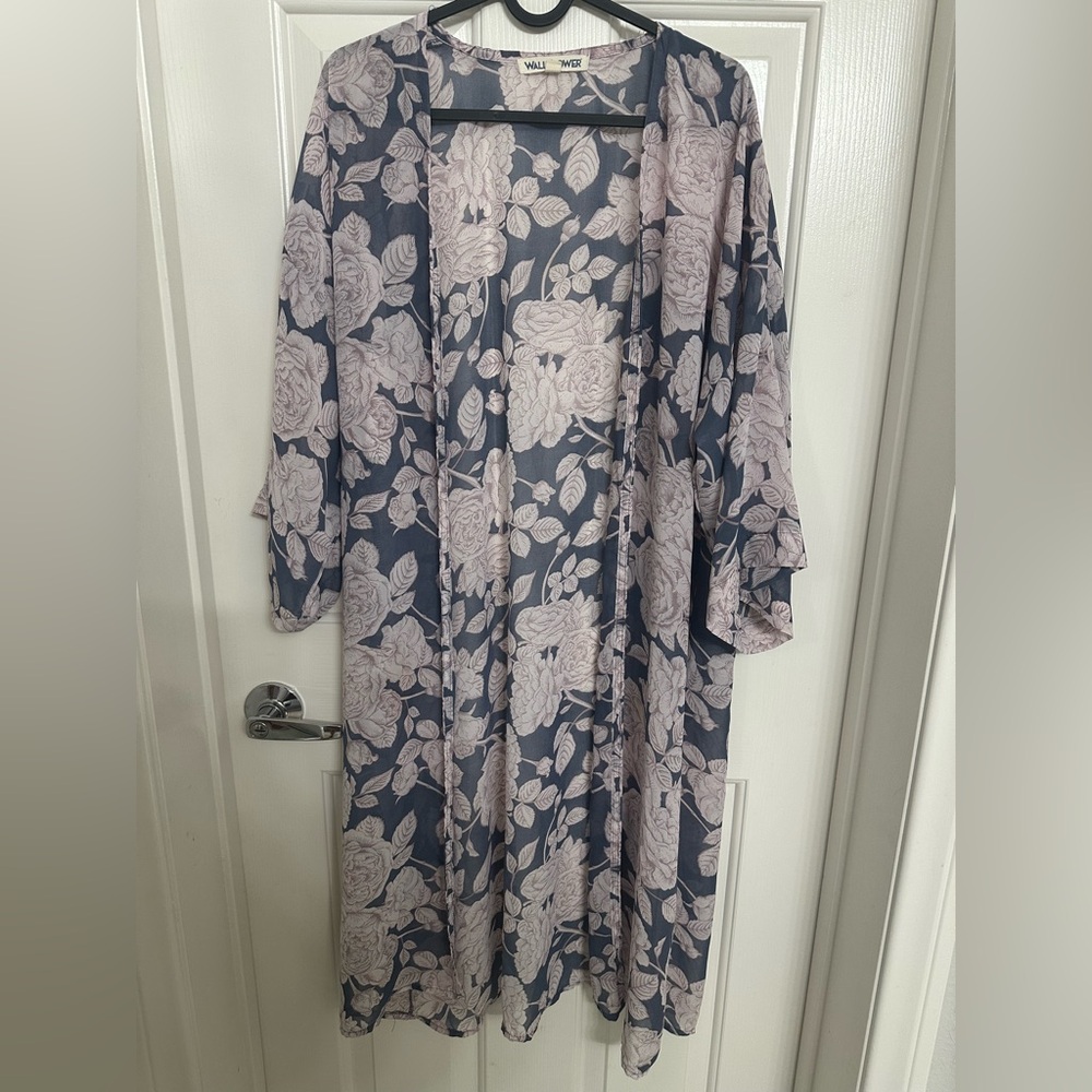 Wallflower Kimono Purple Gray/Blue Floral Design Sheer 3/4 Sleeves L